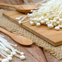 bukan-hanya-jamur-entoki-makanan-ini-ternyata-beresiko-terkena-bakteri-listeria-juga