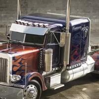 mengenal-peterbilt-truk-yang-jadi-wujud-perubahan-optimus-prime-di-film-transformer