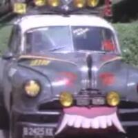 pontiac-chieftain-sedan-klasik-yang-dipakai-dono-warkop-dalam-film-gengsi-dong