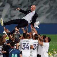 zinedine-zidane-si-tangan-emas-rata-rata-raih-gelar-tiap-19-partai