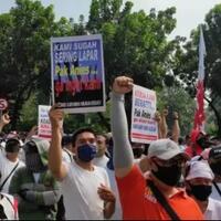 digeruduk-terapis-pijat-hingga-pekerja-diskotek-pak-anies-kami-lapar
