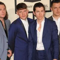 british-garage-rock-star-ini-gan-4-lagu-terbaik-arctic-monkeys-versi-ane