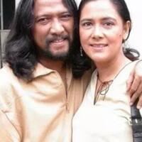 tampak-harmonis-5-pasangan-selebriti-ini-justru-bercerai-di-usia-yang-tak-lagi-muda