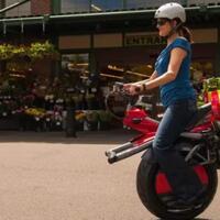 kenalan-sama-ryno-motor-listrik-dengan-satu-roda