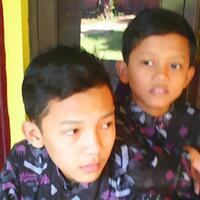 jika-adek-ngerasa-kalah-ganteng-dengan-kakaknya-bagaimana-bunda-menjelaskannya