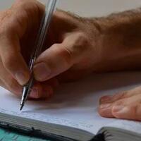 kenapa-sih-milih-curhat-ke-buku-diary