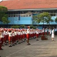 dahulu-agustus-itu-berarti-upacara-pura-pura-pingsan-hingga-mimisan