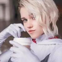 cerah--bersinar-gadis-rusia-berdandan-ala-spider-gwen-dari-marvel-s-spider-man