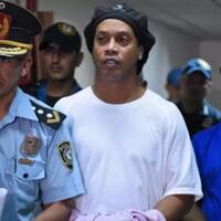 ronaldinho-akhirnya-bebas-setelah-5-bulan-jadi-tahanan-penjara-paraguay