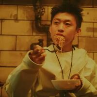 kecintaan-rich-brian-sama-indomie-terlihat-di-video-klip-baru-quotlove-in-my-pocketquot