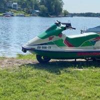 modifikasi-motor-berbentuk-jetski-tapi-gak-bisa-melaju-di-air-gan