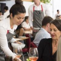 400-ribu-pekerja-restoran-di-dki-mendadak-jadi-pengangguran