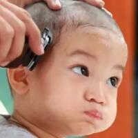 ternyata-mencukur-rambut-bayi-tidak-menjadikannya-lebih-tebal-dan-lebat-loh
