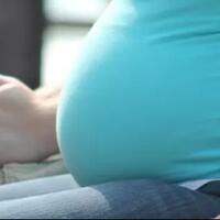 ada-aplikasi-smartphone-yang-bisa-mantau-perkembangan-si-kecil-dalam-kandunganmu-loh