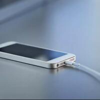 cara-terbaik-mengisi-baterai-smartphone
