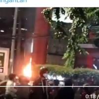 situasi-demo-di-jakpus-hingga-malam-massa-perusuh-bakar-dan-jarah-thamrin-city