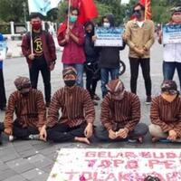 protes-ump-buruh-jogja-minta-sri-sultan-nasihati-gubernur-diy