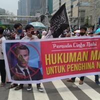 demo-di-kedubes-prancis-massa-bawa-spanduk--hukuman-mati-untuk-penghina-nabi