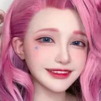 suka-model-seksi-vietnam-merias-dirinya-ala-seraphine-dari-league-of-legends