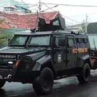 beredar-video-kendaraan-taktis-koopssus-tni-show-of-force-di-depan-markas-fpi