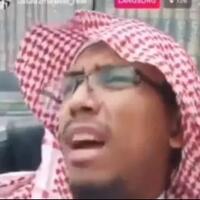 usai-sebut-tolol-ustaz-maaher-mengerang-kesakitan-lalu-jatuh-dari-kursi