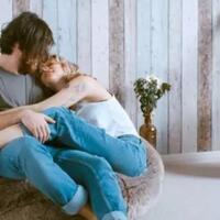 ga-hanya-mesra-mesraan-pelukan-sama-doi-juga-bisa-mengurangi-anxiety-loh