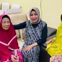 mencekam-ibunda-mahfud-md-ketakutan-saat-rumah-didatangi-massa