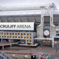 5-legenda-sepak-bola-yang-diabadikan-menjadi-nama-stadion