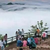 sajikan-pemandangan-indah-inilah-5-lokasi-negeri-di-atas-awan-di-indonesia