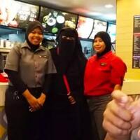 driver-itu-manager-mc-donald-itu-dan-pegawainya