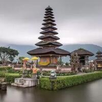 viral-turis-amerika-ajak-bule-ramai-ramai-ke-bali-saat-pandemi-covid-19