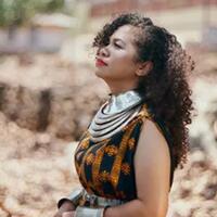 hanna-keraf-perempuan-cantik-yang-kembali-ke-flores-demi-membantu-perekonomian