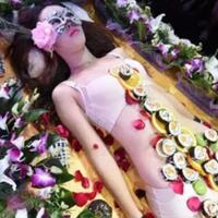 aha-makanan-dingin-makin-menggugah-selera-dengan-disajikan-ala-nyotaimori