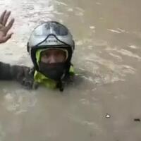 kocak-netizen-sindir-beda-banjir-jakarta-dan-genangan-semarang