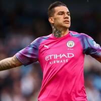 gagal-mulu-pep-guardiola-pilih-ederson-buat-nendang-penalti-man-city