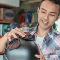 tips-hilangkan-bau-apek-super-irit-pada-helm-kesayanganmu