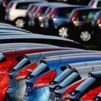 pertentangan-diskon-pajak-mobil-dan-gerakan-naik-transportasi-umum