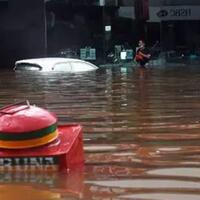anies-baswedan-kunjungi-kemang-raya-banjir-kiriman-dari-hulu-kali-krukut
