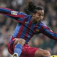 kisah-lucu-ronaldinho-ketiduran-di-mobil-bangun-bangun-langsung-cetak-5-gol