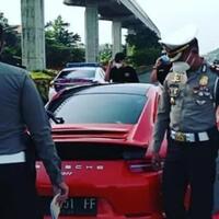 porsche-konvoi-ugal-ugalan-di-tol-jagorawi-polisi-dishub-tak-boleh-kawal