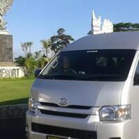 mengenal-toyota-hiace-commuter-microbus-diesel-andalan-pengusaha-travel