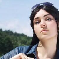 bikin-kepanasan-gadis-cantik-ukraina-berdandan-ala-robin-dari-one-piece-world-red