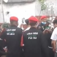 tuduh-musyrik-ormas-islam-bubarkan-pertunjukan-seni-dan-ludahi-warga