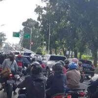 pagi-ini-lenteng-agung-macet-18-km-dari-up-sampai-flyover-tapal-kuda