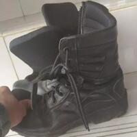 ini-sepatu-yang-diperkarakan-petugas-damkar-depok--pembongkar-korupsi