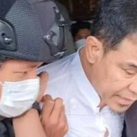 ini-foto-saat-munarman-diciduk-densus-88-antiteror-di-kediamannya