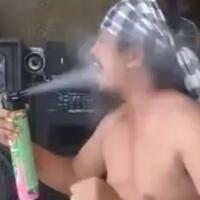 usai-video-semprot-baygon-ke-mulut-viral-pelaku-aksi-dikabarkan-meninggal