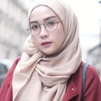 sista-hijabers-suka-pakai-kacamata-yuk-intip-style-kekinian-ini
