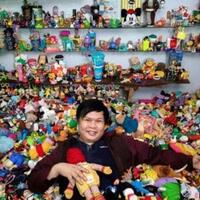 5-dekade-ngumpulin-mainan-dari-restoran-fast-food-kini-jumlahnya-ada-20-ribu