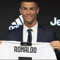 mobil-mewahnya-diangkut-keluar-dari-turin-pertanda-ronaldo-cabut-dari-juventus